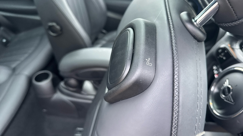 MINI Hatchback 2.0 Cooper S Exclusive 3dr Auto Petrol Hatchback